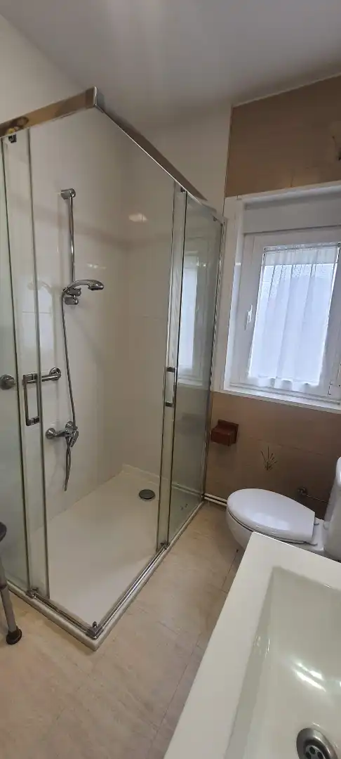 Baño de Piso en venta en Carballo con Calefacción, Parquet y Amueblado