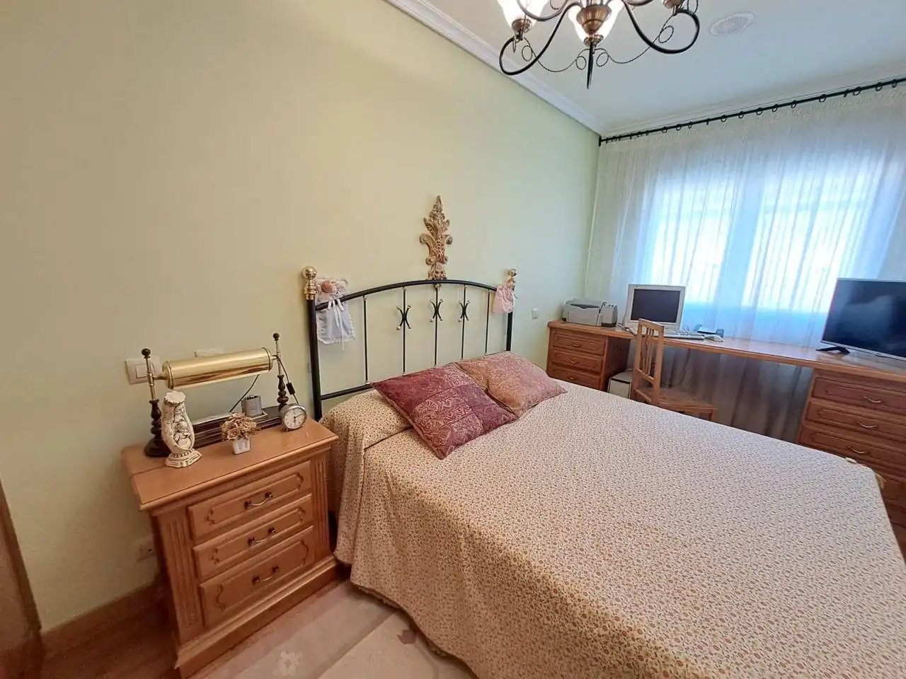 Habitación de Casa adosada en venta en Villagonzalo Pedernales con Calefacción, Jardín privado y Terraza