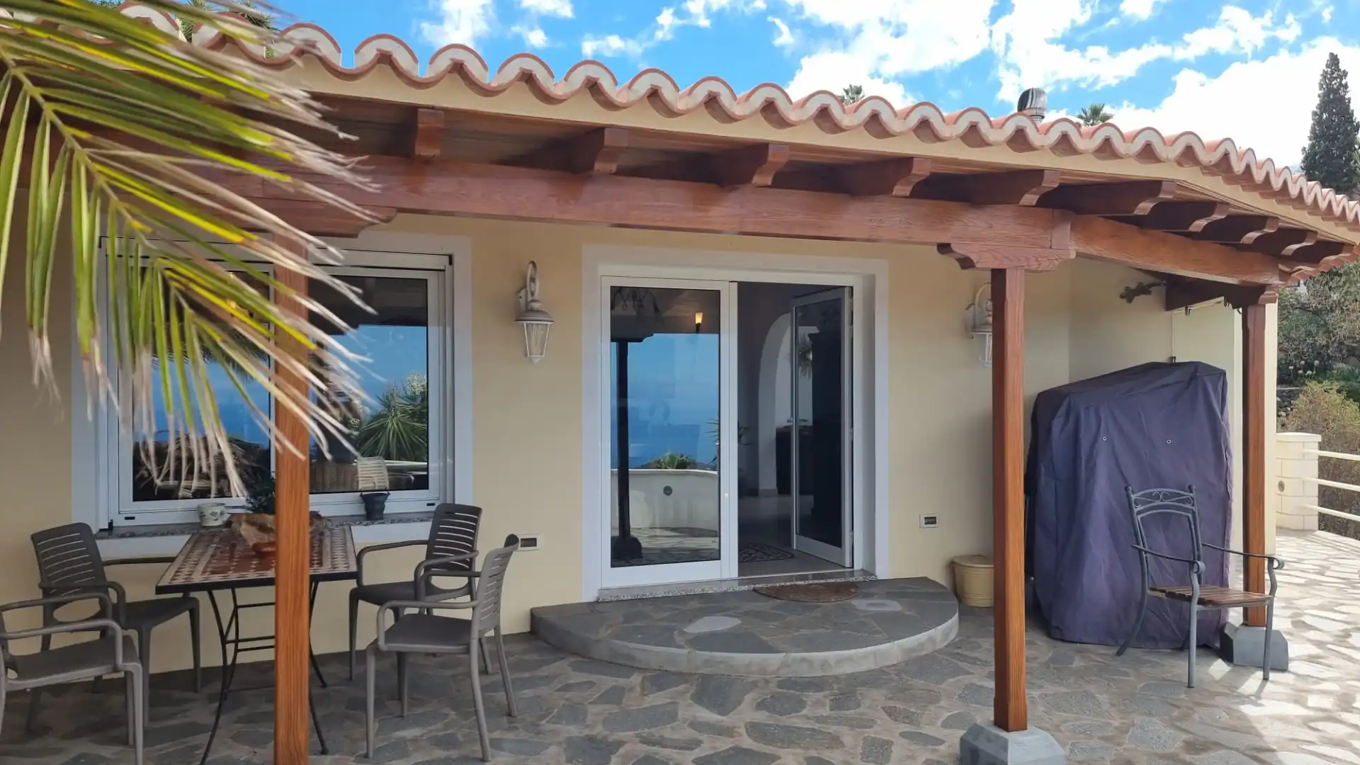 Terrassa de Casa o xalet en venda en El Paso amb Aire condicionat, Calefacció i Jardí privat