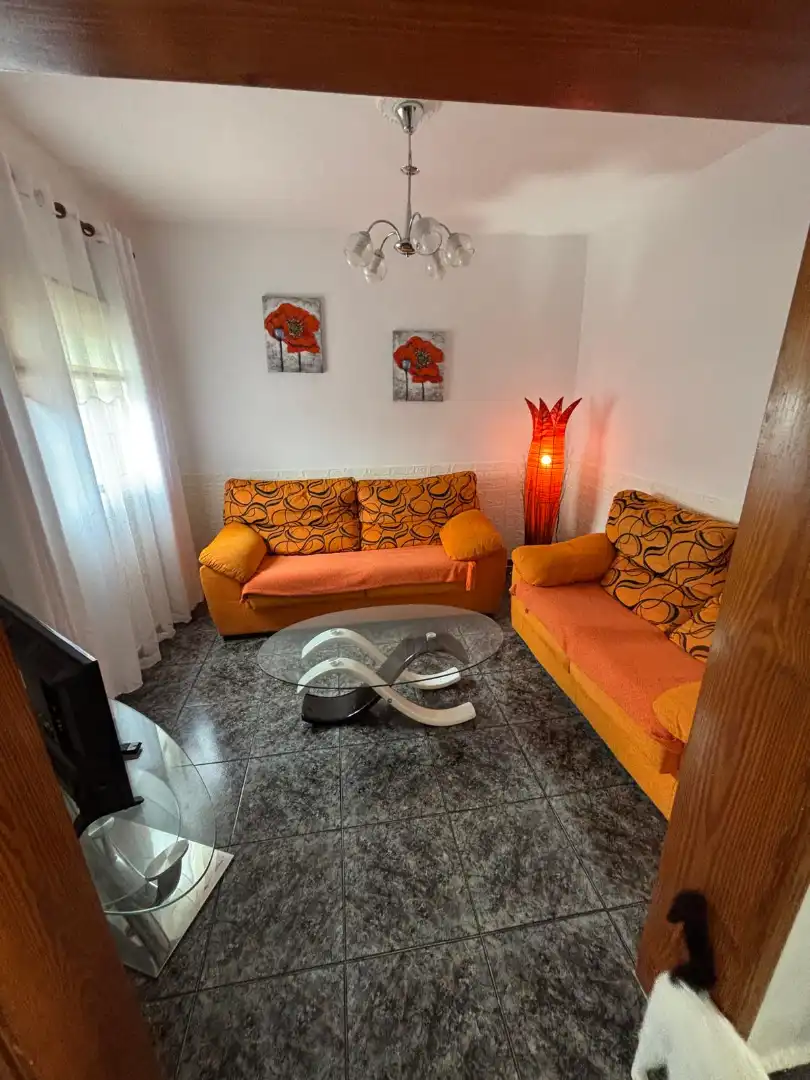 Wohnzimmer von Einfamilien-Reihenhaus zum Verkauf in Arico mit Terrasse, Abstellraum und Möbliert