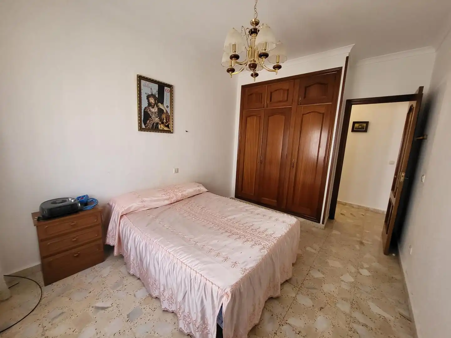 Dormitori de Casa o xalet en venda en Sisante amb Calefacció, Terrassa i Moblat