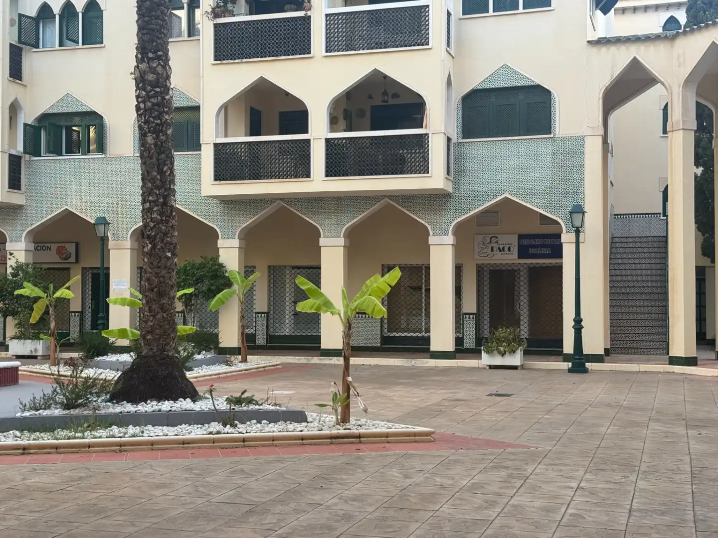 Vista exterior de Pis en venda en Santa Pola amb Aire condicionat, Calefacció i Jardí privat