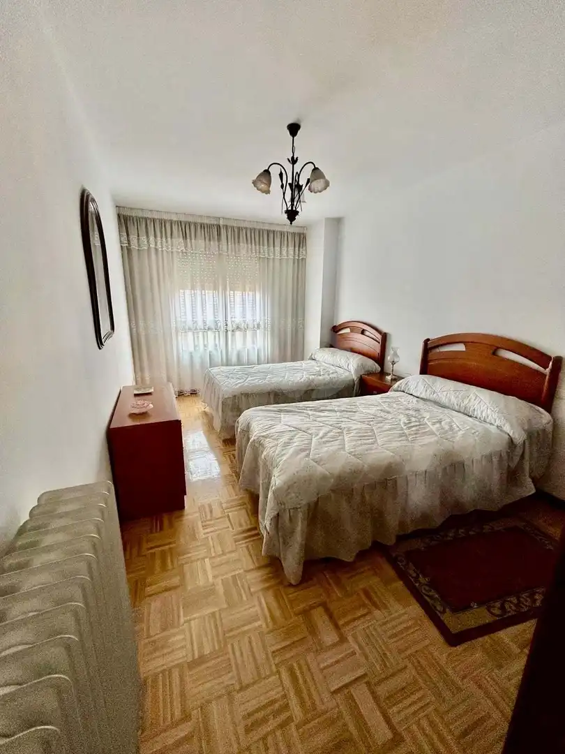 Habitación de Piso en venta en La Bañeza  con Calefacción