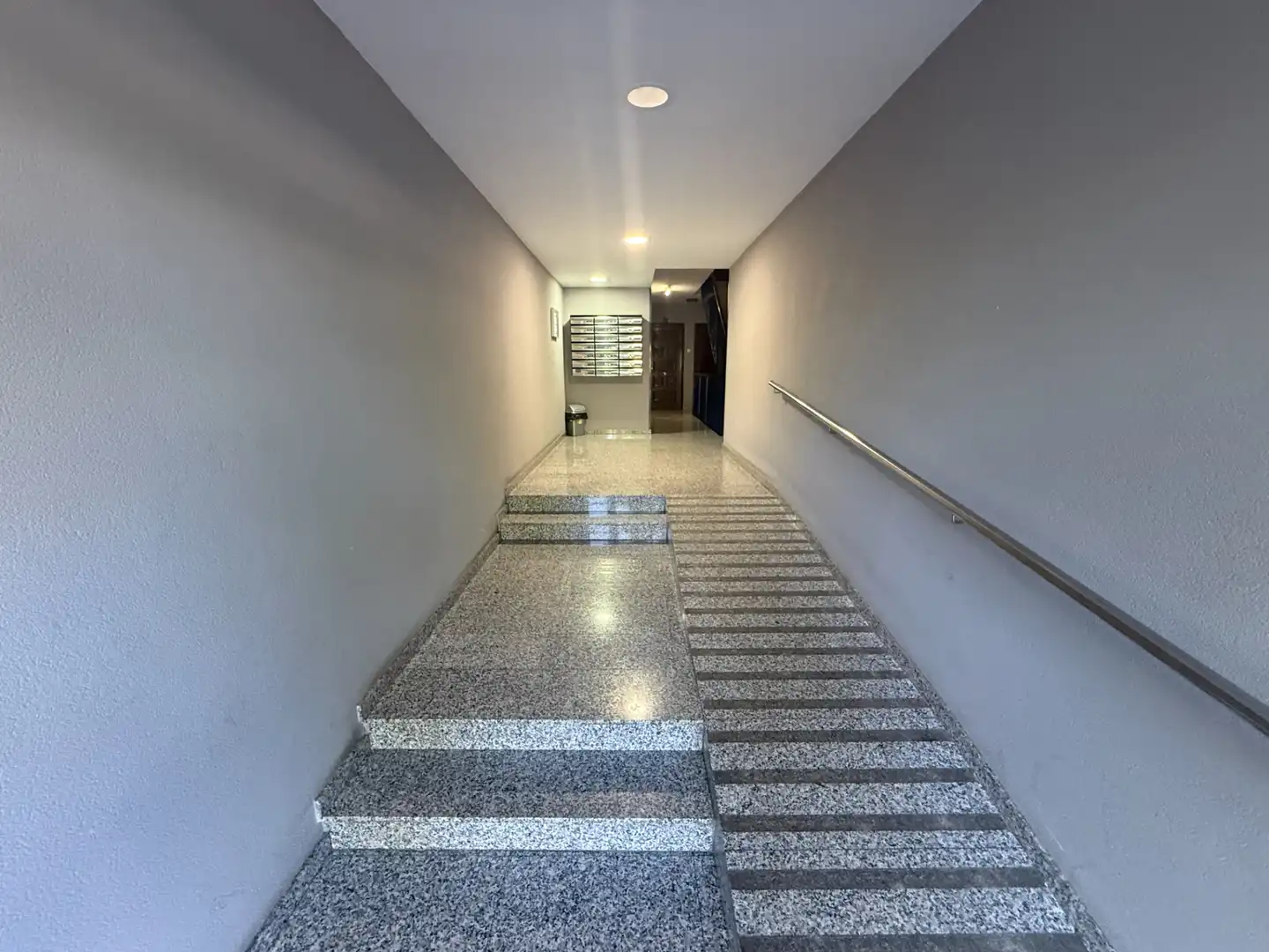 Wohnung zum Verkauf in Terrassa mit Klimaanlage, Heizung und Terrasse