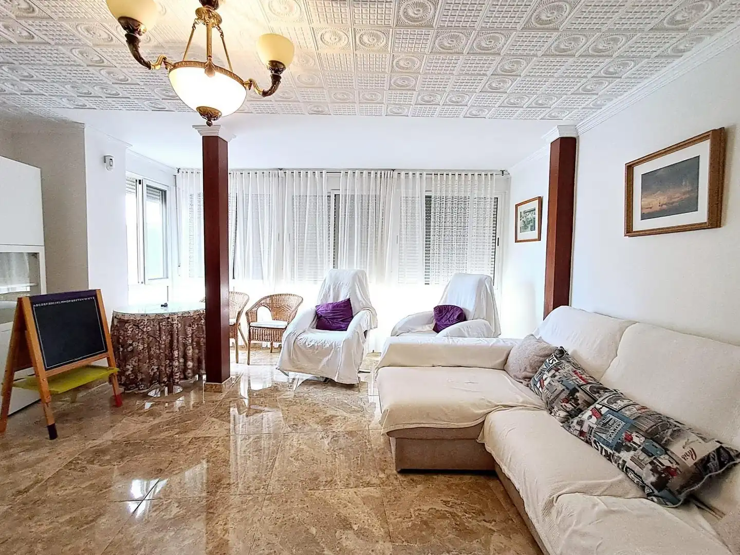 Sala de estar de Piso en venta en Águilas con Terraza y Amueblado