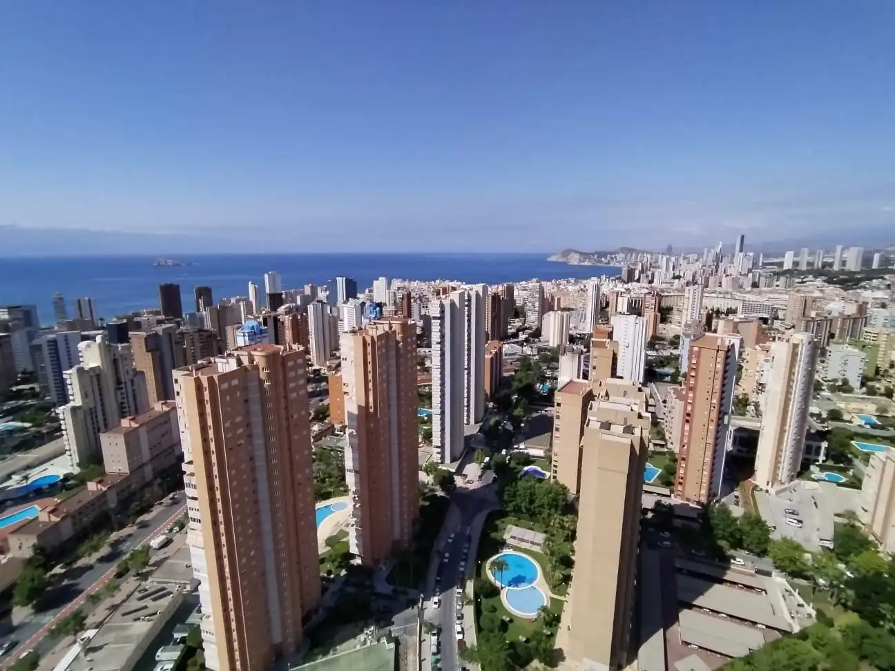 Vista exterior de Pis en venda en Benidorm amb Aire condicionat, Moblat i Piscina comunitària