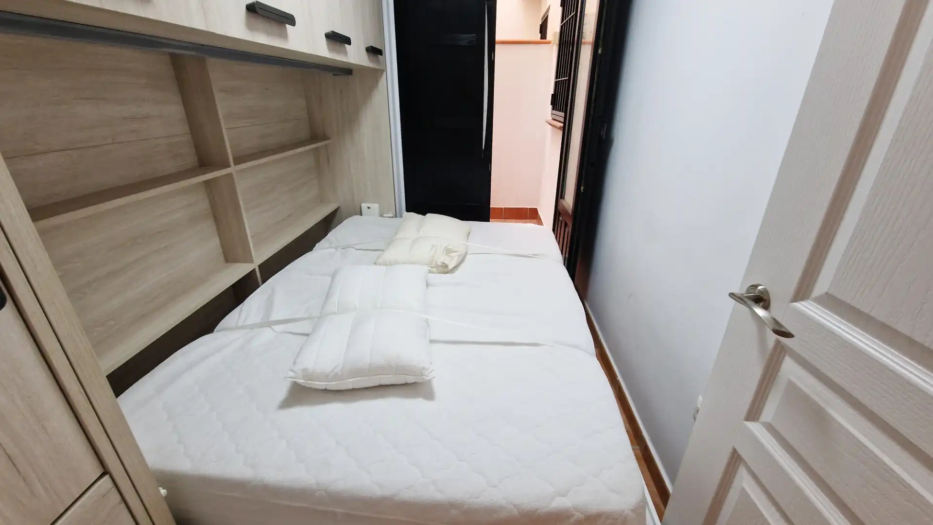 Dormitori de Apartament en venda en Vélez de Benaudalla amb Moblat, Forn i Rentadora
