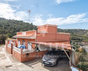 Vista exterior de Casa o xalet en venda en Santa María de Guía de Gran Canaria amb Jardí privat, Terrassa i Piscina