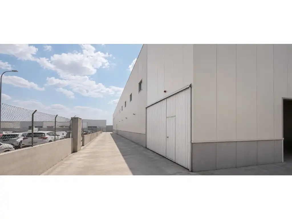 Vista exterior de Nave industrial en venta en Inca