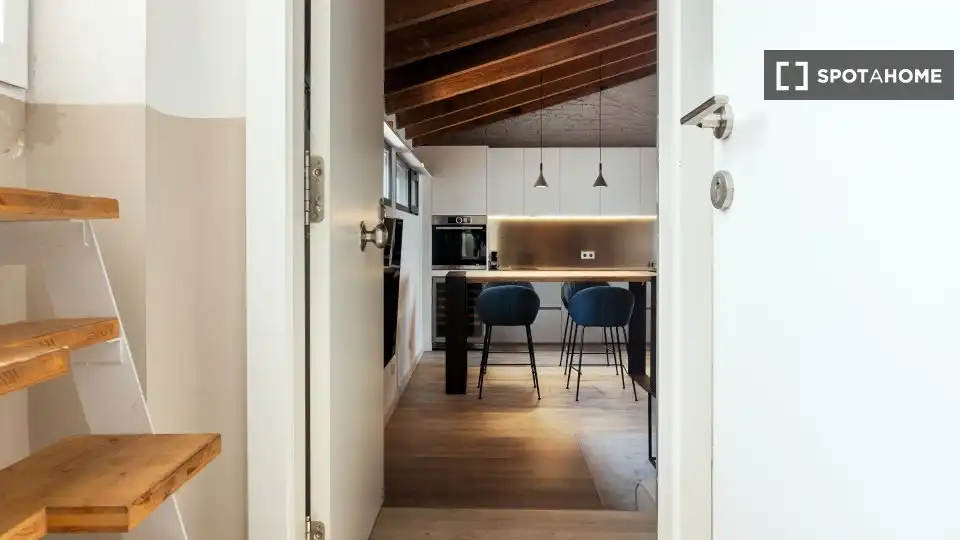 Appartamento con terrazza in affitto a L'Eixample, imagen 4