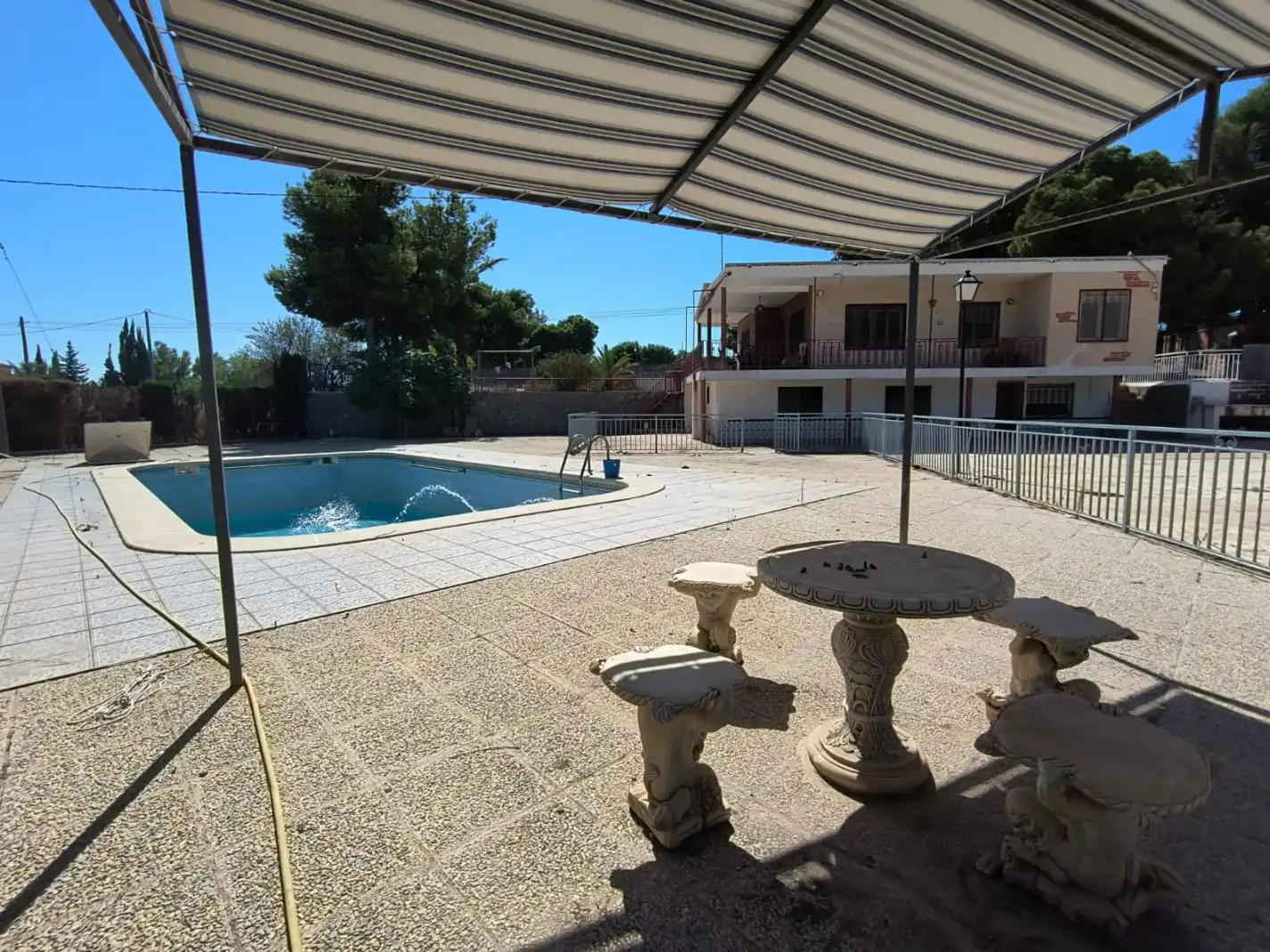 Piscina de Casa o xalet en venda en Crevillent amb Aire condicionat, Terrassa i Piscina