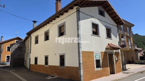 Casa en venta en Lario con gran potencial y múltiples posibilidades