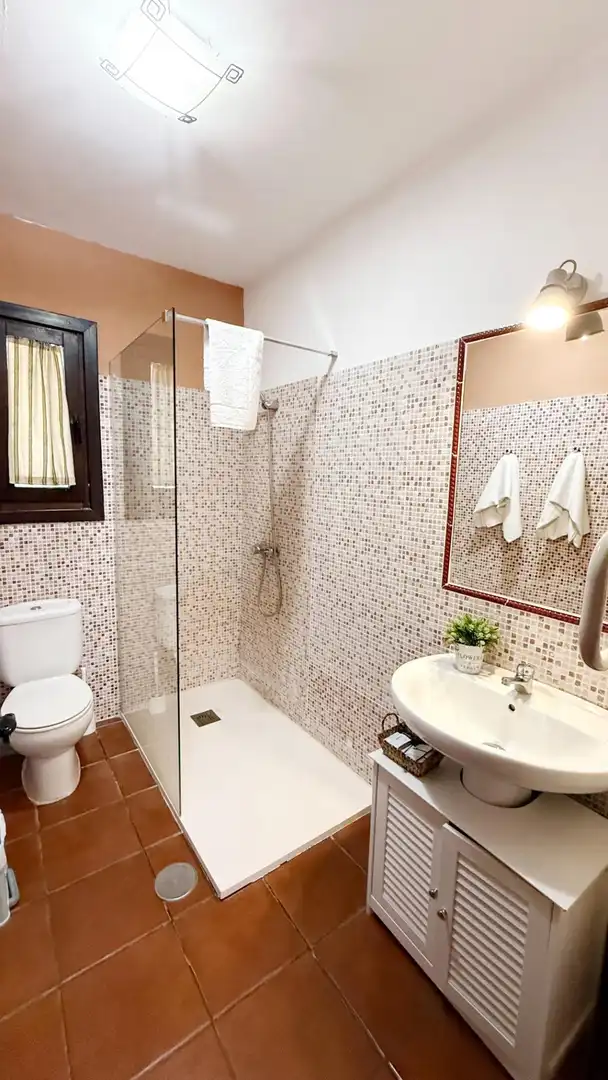 Badezimmer von Gebäude zum Verkauf in Almonaster la Real, Huelva