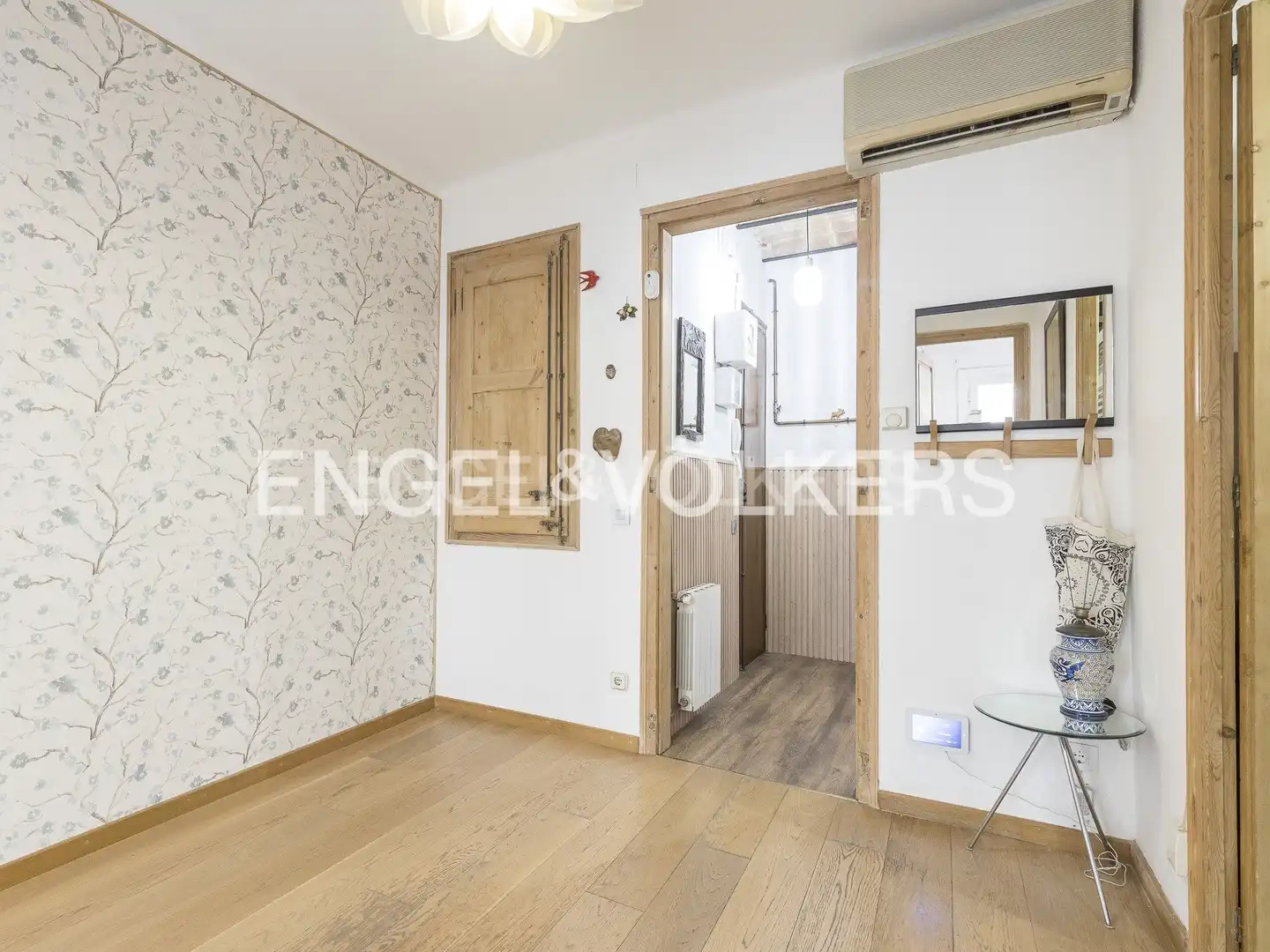 Flat for sale in Barcelona  with Air Conditioner, Heating and Furnished