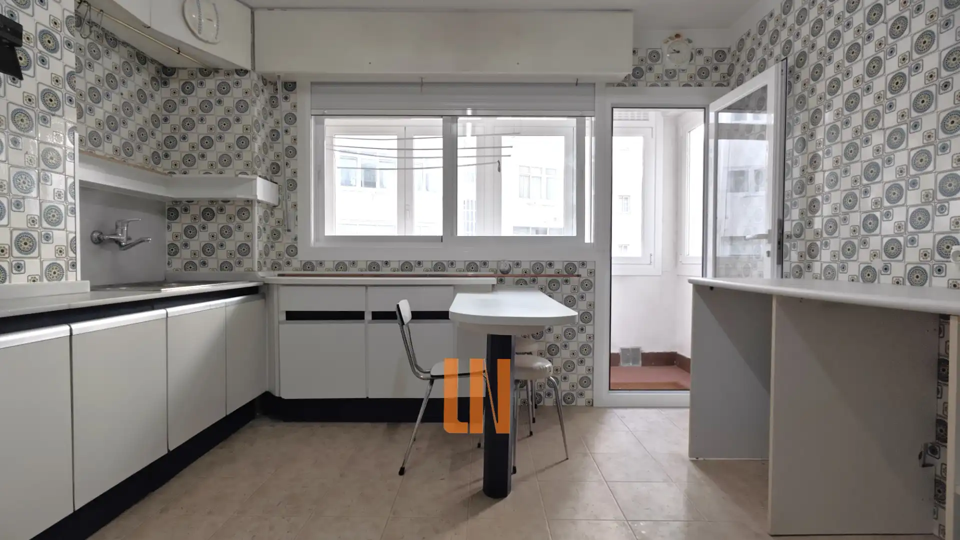 Kitchen of Flat for sale in A Coruña Capital   with Heating, Balcony and Internet