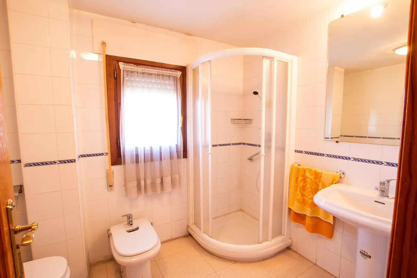 Badezimmer von Wohnung zum Verkauf in Caspe mit Heizung
