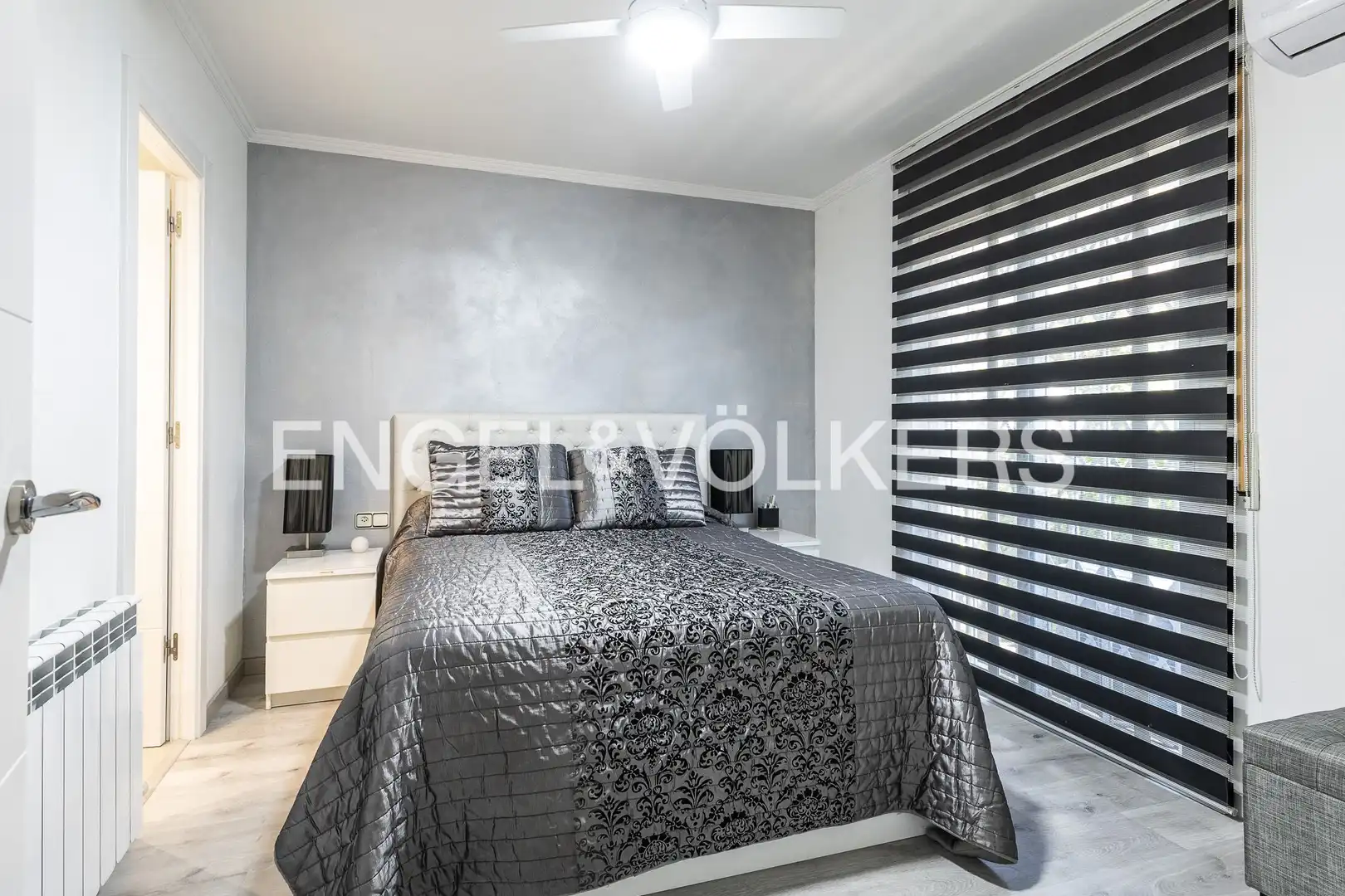 Bedroom of Houses for sale in Badalona  with Air Conditioner, Heating and Private garden