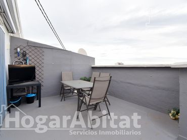 Ático con balcón en venta en Calle de Agustín Olivert