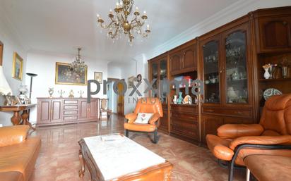 Living room of Flat for sale in  Sevilla Capital  with Air Conditioner, Terrace and Balcony