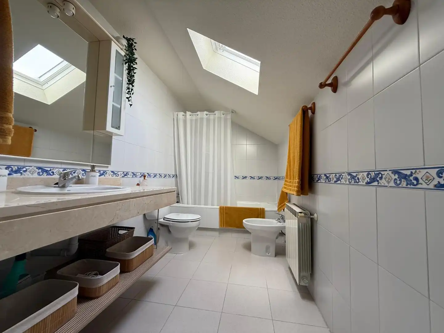 Badezimmer von Dachboden zur Miete in Villanueva de la Cañada mit Möbliert