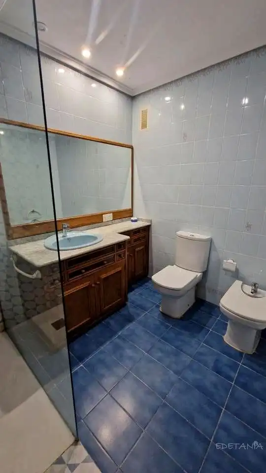 Baño de Piso en venta en Alfara del Patriarca con Aire acondicionado, Trastero y Amueblado