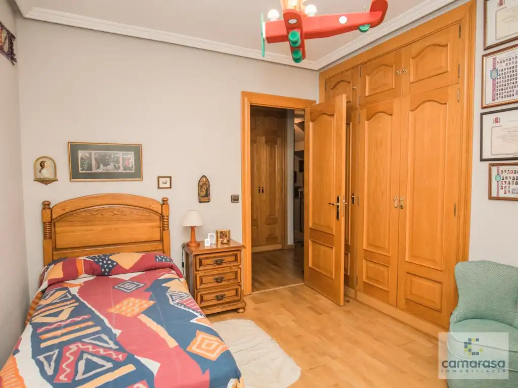 Habitación de Casa o chalet en venta en Ávila con Jardín privado, Piscina y Piscina comunitaria