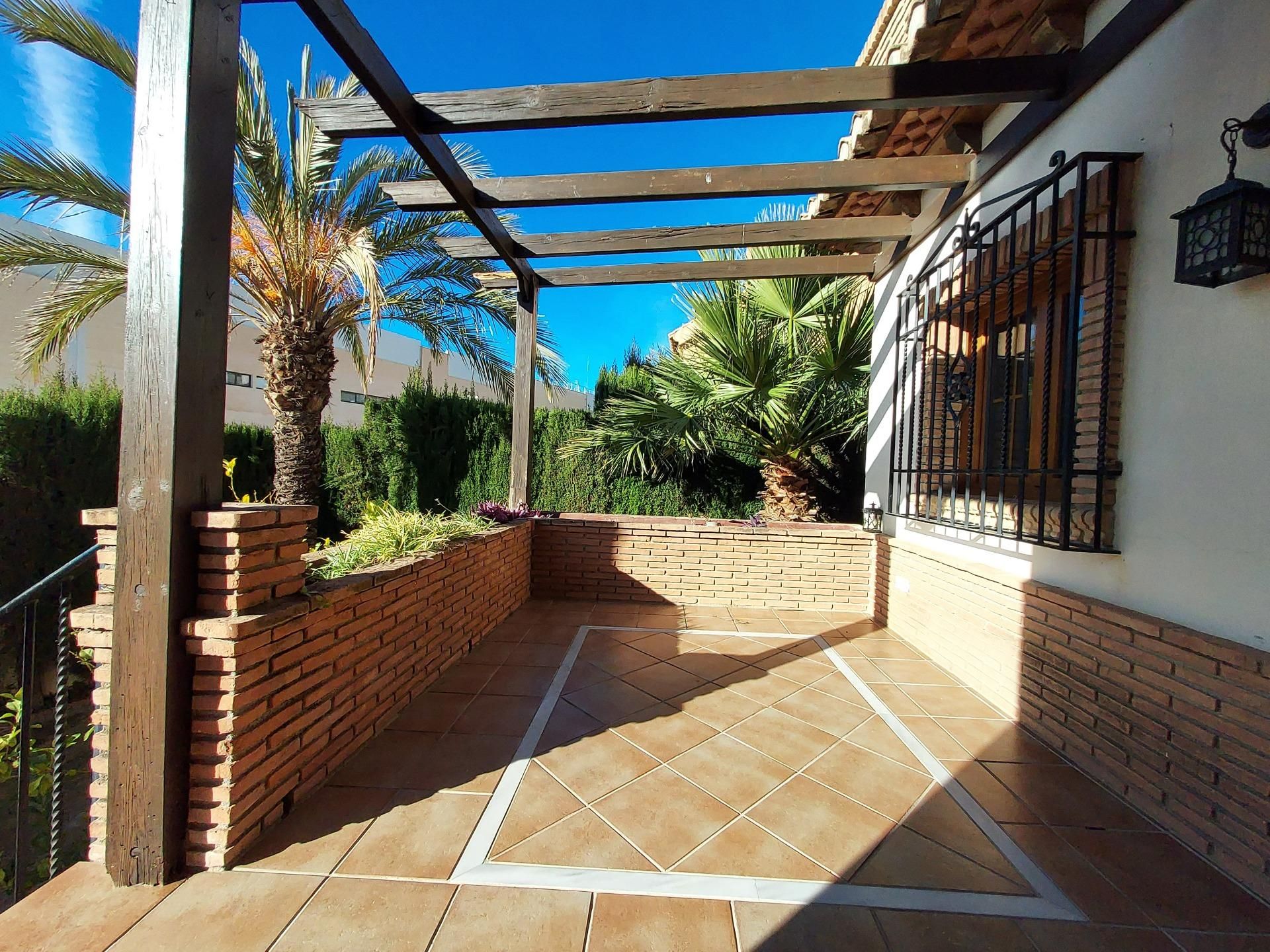 Terrassa de Casa o xalet de lloguer en  Granada Capital amb Calefacció, Jardí privat i Parquet