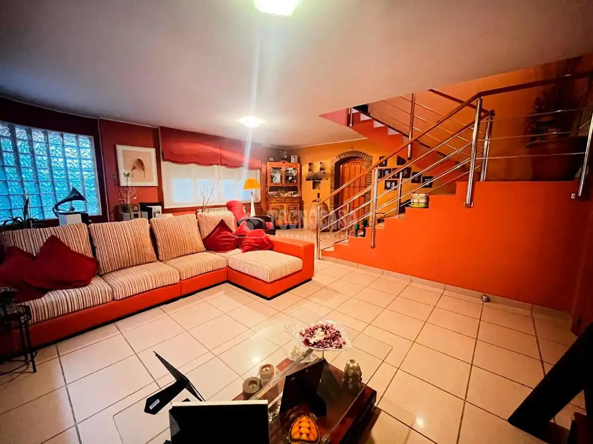 Sala de estar de Casa adosada en venta en Sobradiel con Calefacción y Jardín privado