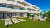 Vista exterior de Apartament en venda en Estepona amb Aire condicionat, Calefacció i Jardí privat