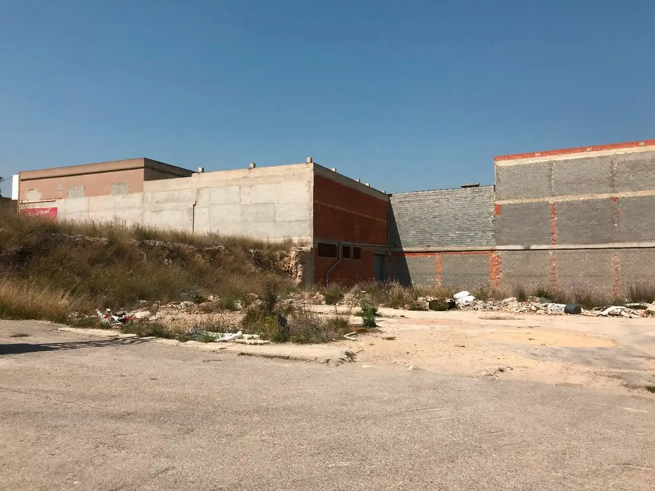 Außenansicht von Fabrik Grundstücke zum Verkauf in Riba-roja de Túria