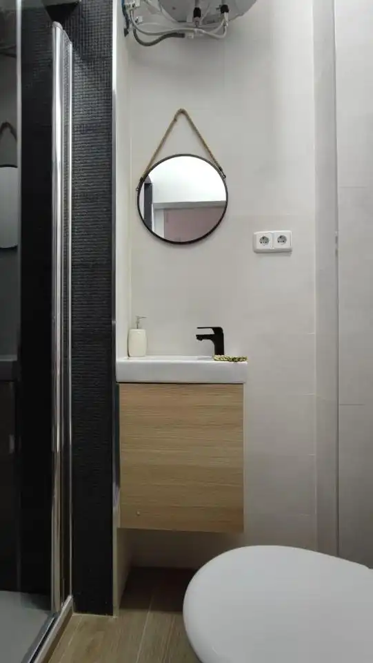Badezimmer von Wohnung zur Miete in Madrid mit Klimaanlage, Heizung und Möbliert