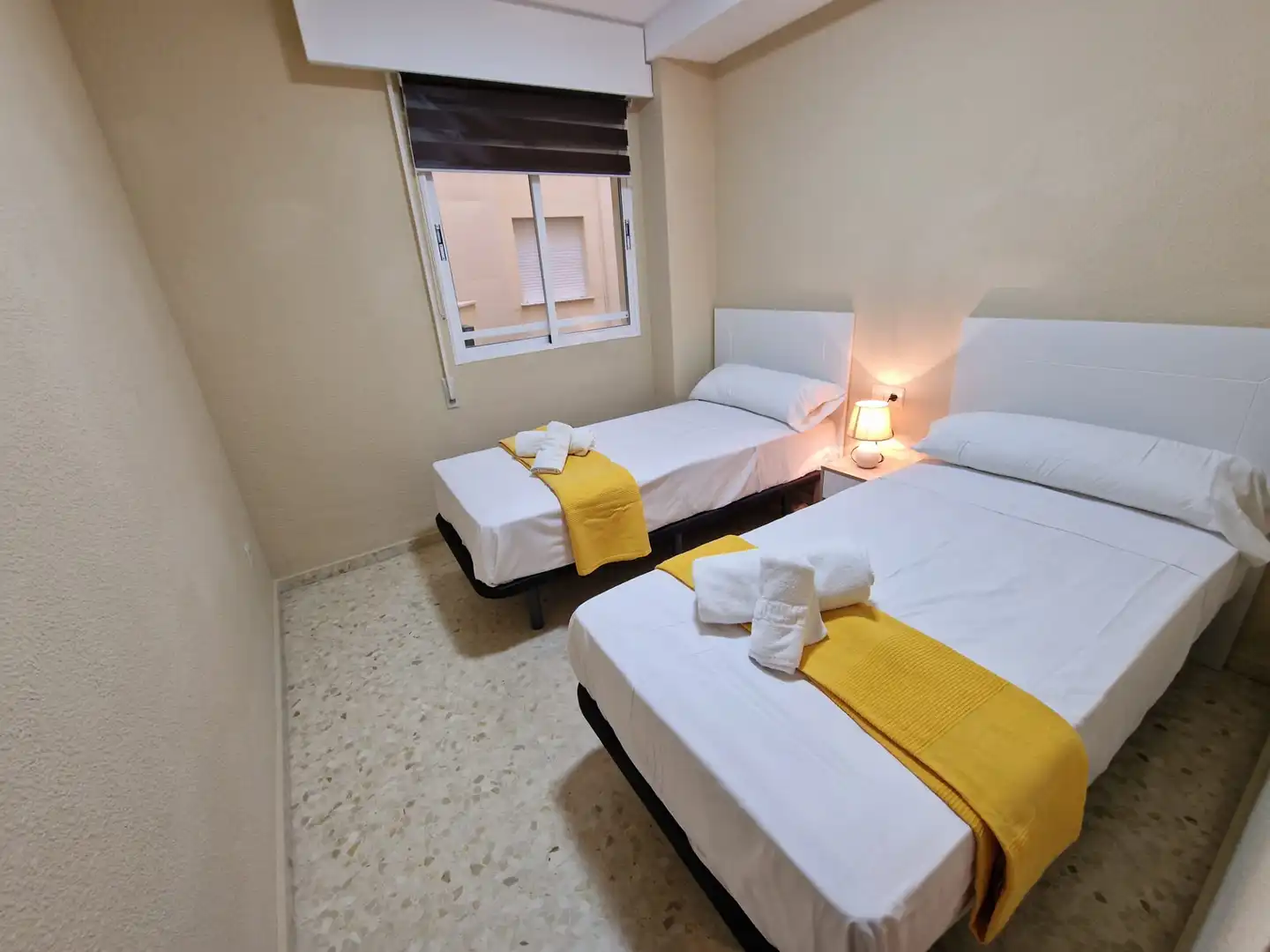 Dormitori de Apartament de lloguer en Dénia amb Aire condicionat, Calefacció i Terrassa