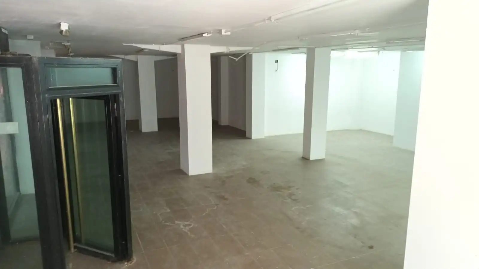 Local comercial en venta en Calle Garcilaso, imagen 10
