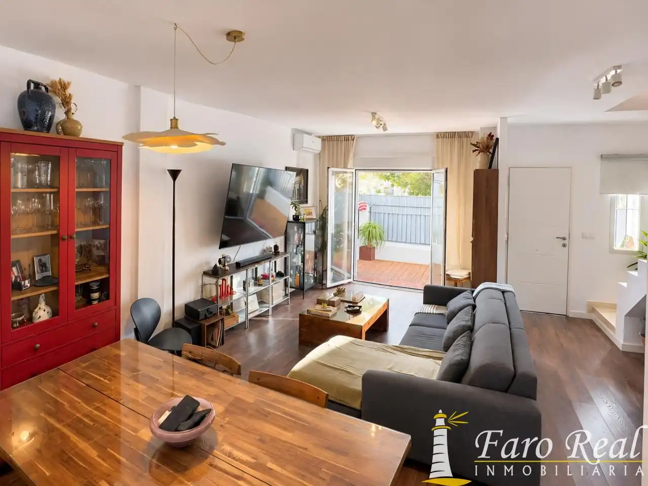 Sala d'estar de Casa o xalet en venda en Sanlúcar de Barrameda amb Aire condicionat