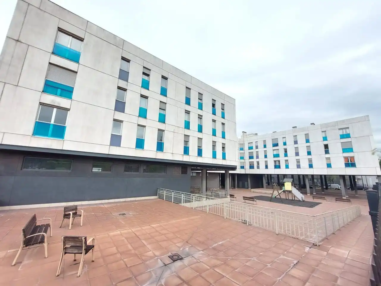 Vista exterior de Piso en venta en Gijón  con Calefacción, Trastero y Amueblado