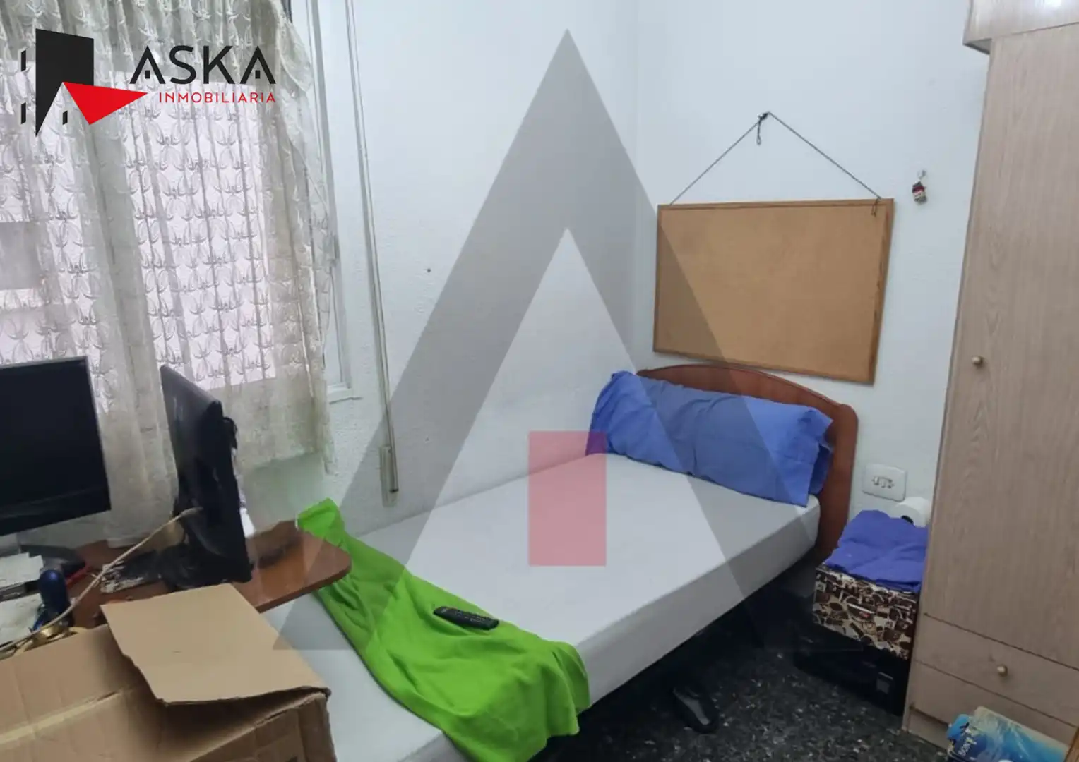 Bedroom of Flat for sale in Torrent  with Air Conditioner and Balcony