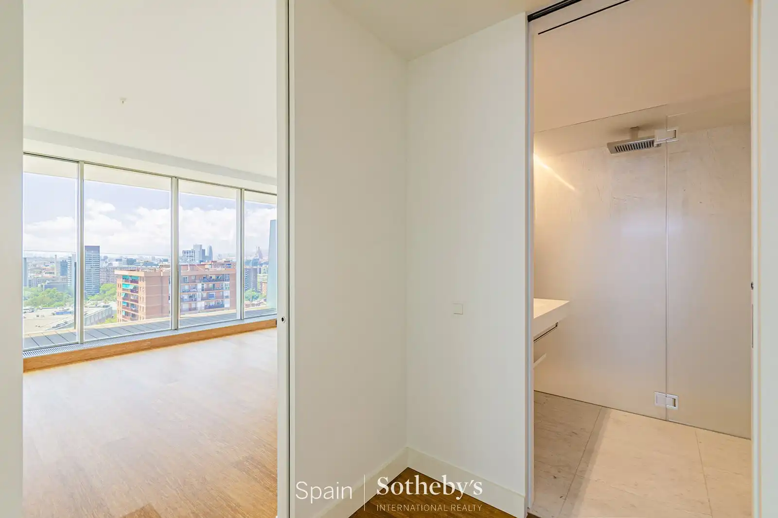 Apartament en venda en Barcelona amb Calefacció, Terrassa i Traster