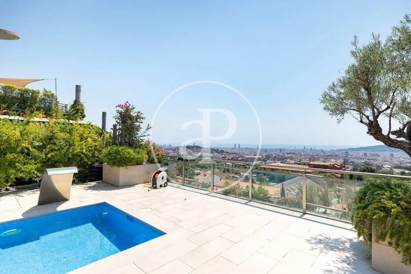 Terrassa de Pis en venda en Barcelona amb Aire condicionat, Calefacció i Jardí privat