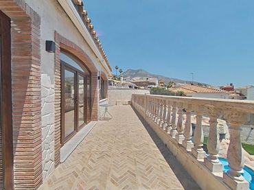 Villa mit Pool zum Verkauf in Calle Calle Pradera