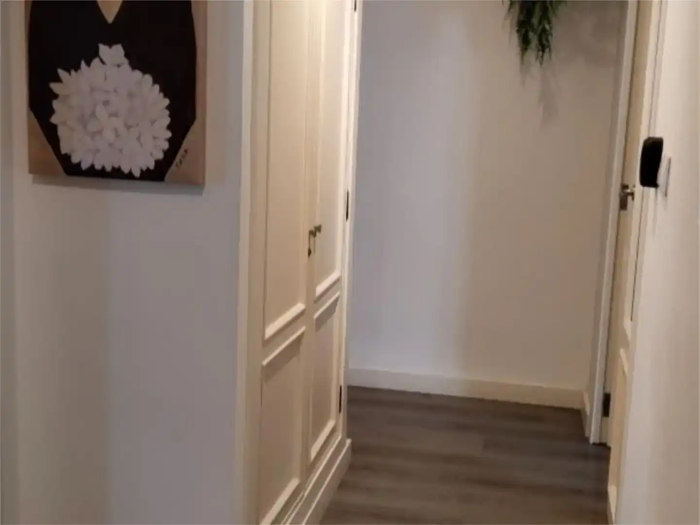 Flat for sale in  Valencia Capital  with Air Conditioner and Balcony