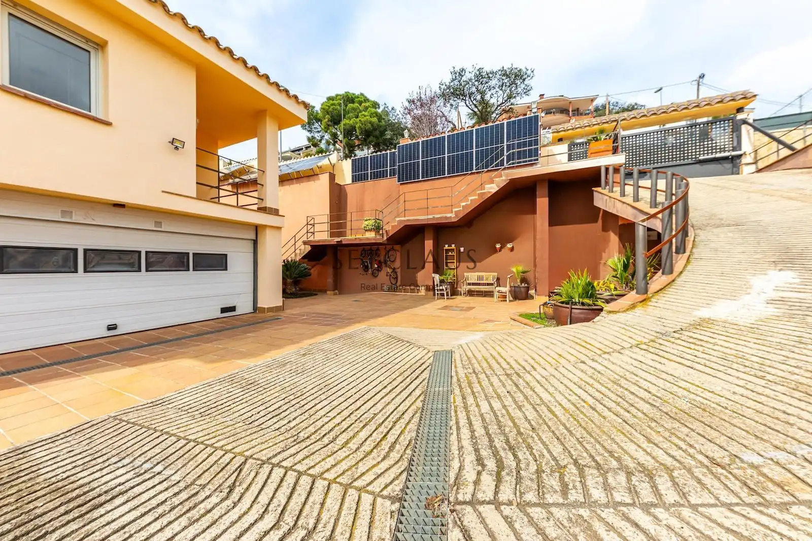 Vista exterior de Casa o chalet en venta en Badalona con Aire acondicionado, Calefacción y Jardín privado