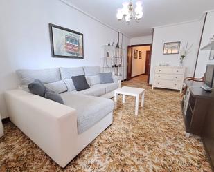 Sala d'estar de Pis en venda en Barakaldo  amb Aire condicionat, Calefacció i Moblat