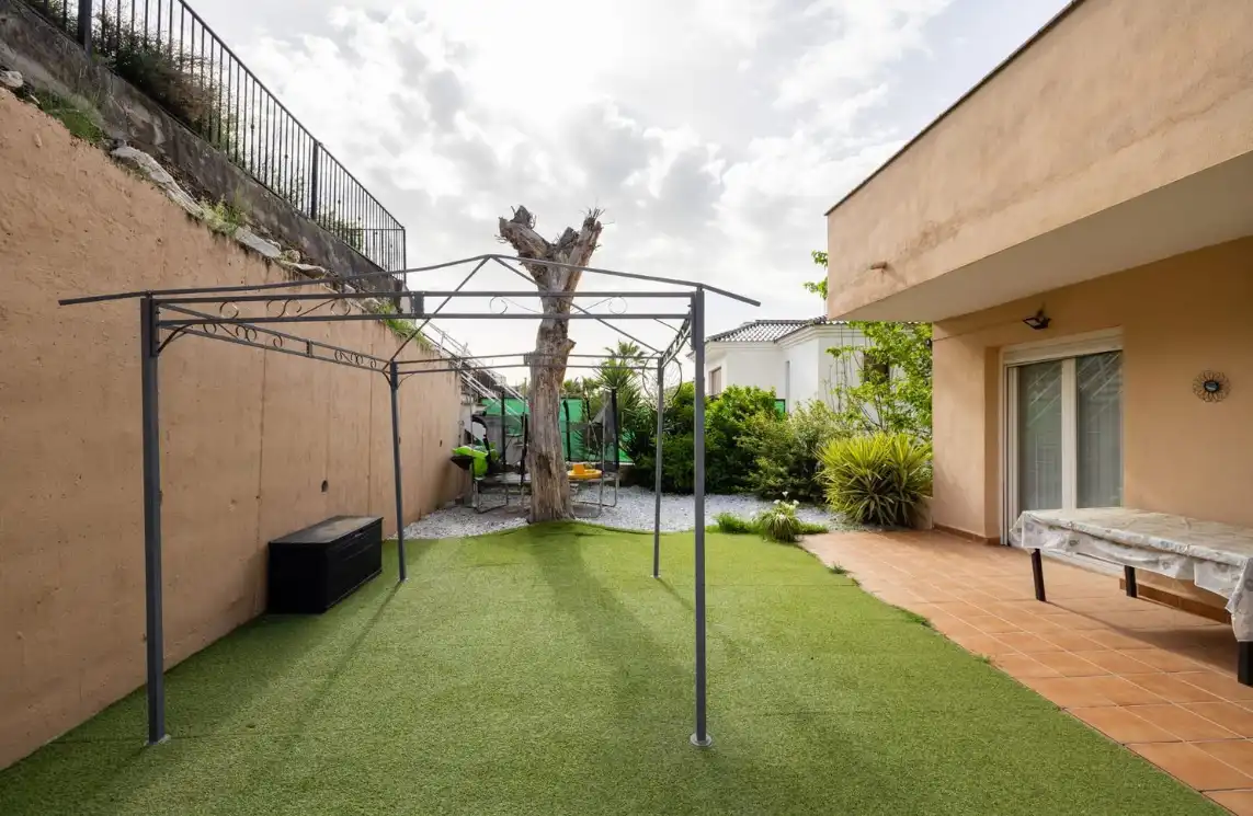 Terraza de Casa o chalet en venta en La Zubia con Aire acondicionado, Calefacción y Jardín privado