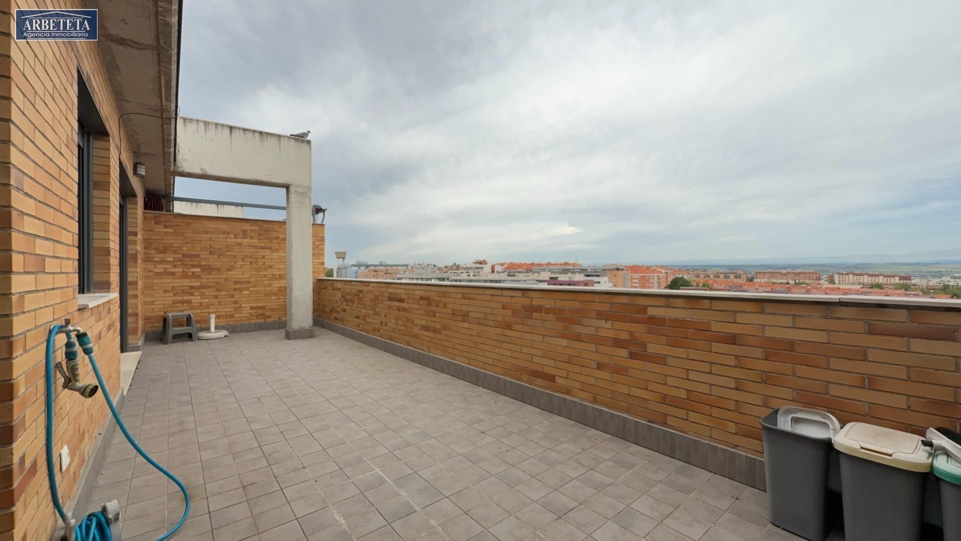 Terrassa de Àtic en venda en Guadalajara Capital amb Aire condicionat, Calefacció i Jardí privat