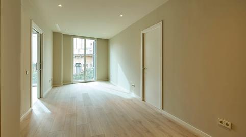 Foto 2 de Pis de lloguer a Carrer de València, 595, El Camp de l'Arpa del Clot, Barcelona