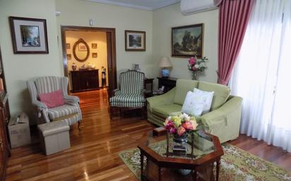 Living room of Flat for sale in  Madrid Capital  with Air Conditioner, Heating and Parquet flooring