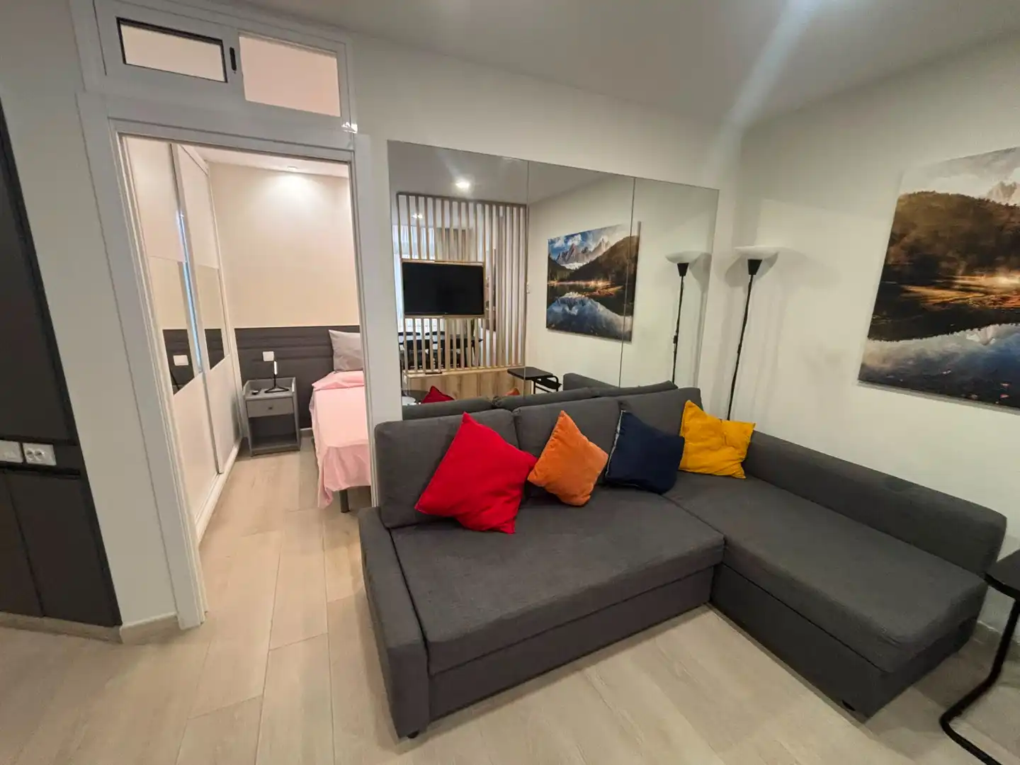 Sala d'estar de Pis en venda en Las Palmas de Gran Canaria amb Moblat i Piscina comunitària