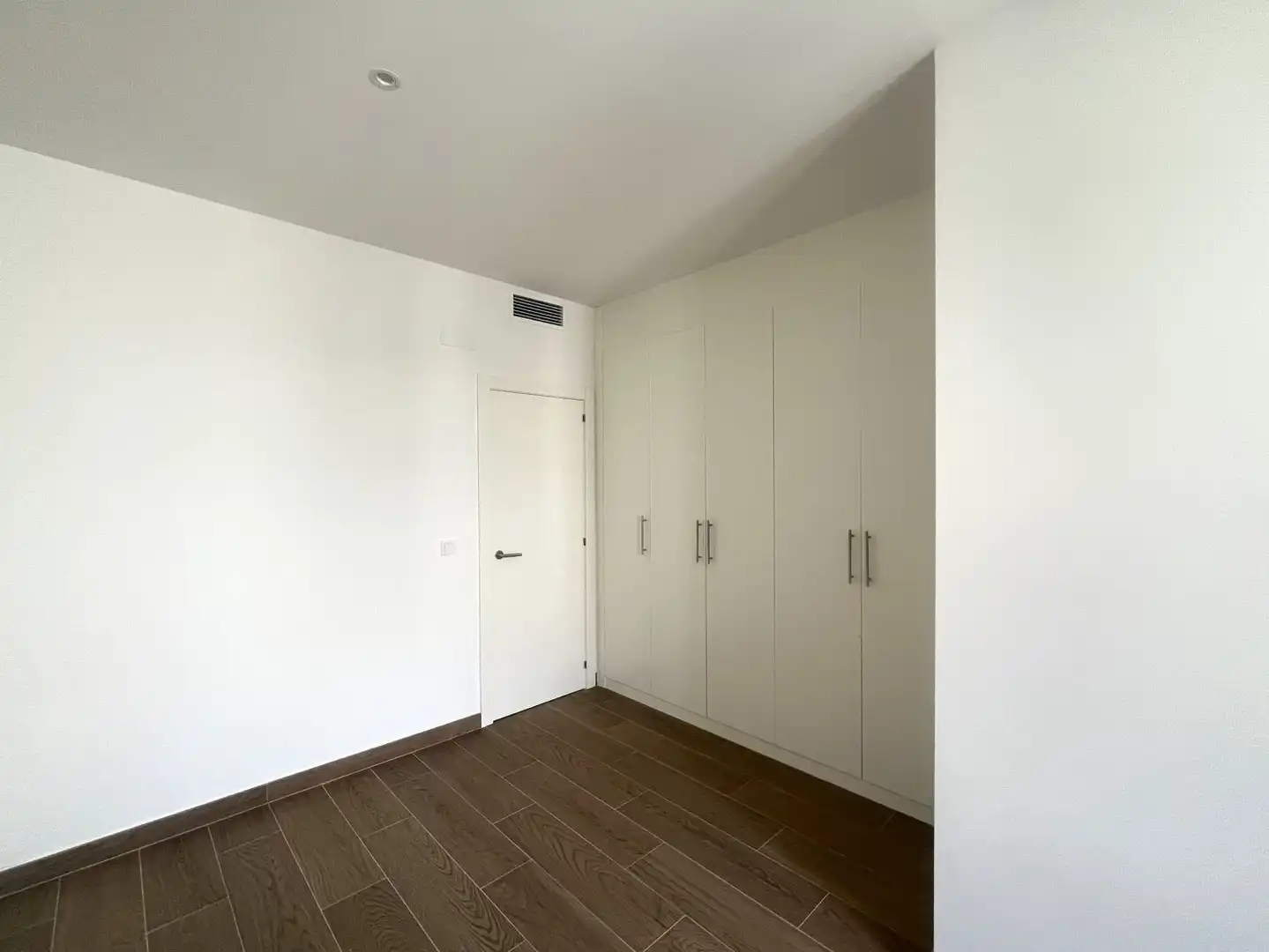 Bedroom of Flat for rent in Sevilla  with Air Conditioner, Heating and Storage room