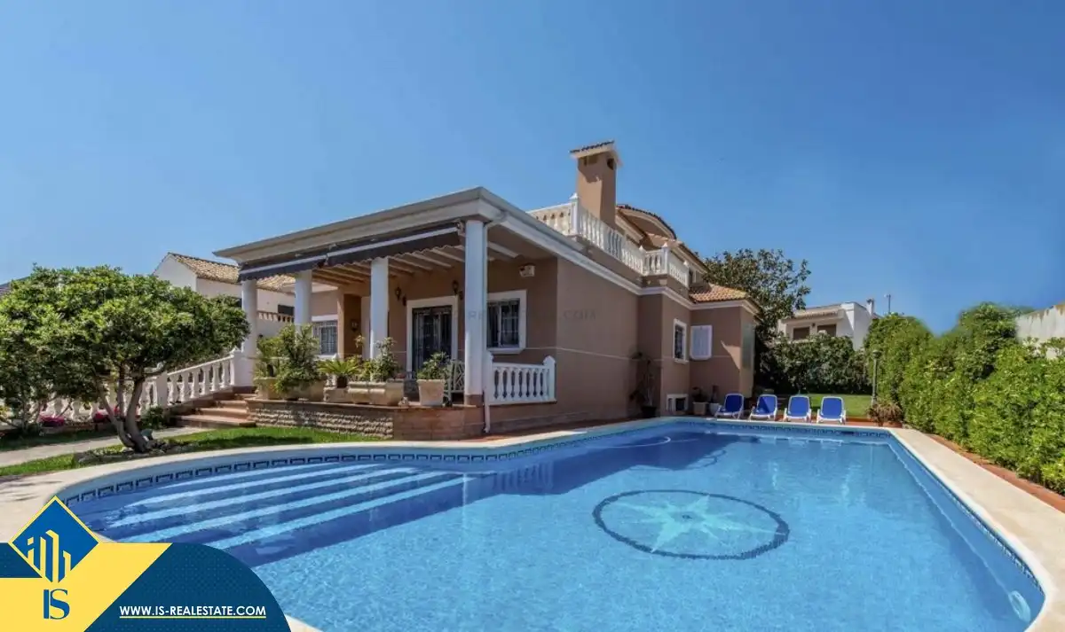 Chalet con jardín en venta en La Mata, imagen 2