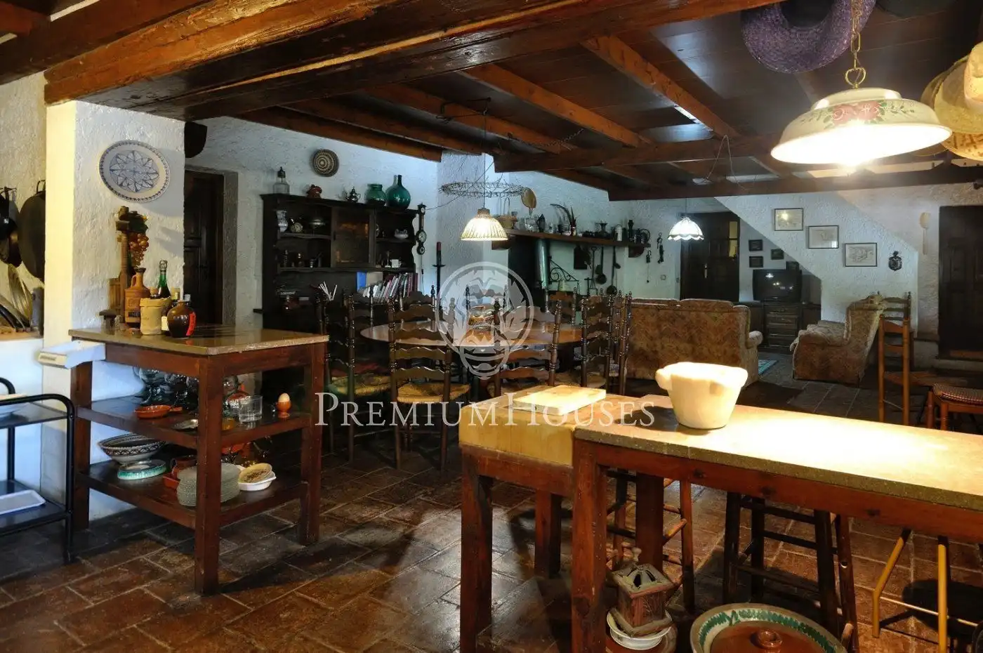 Houses for sale in Tiana
